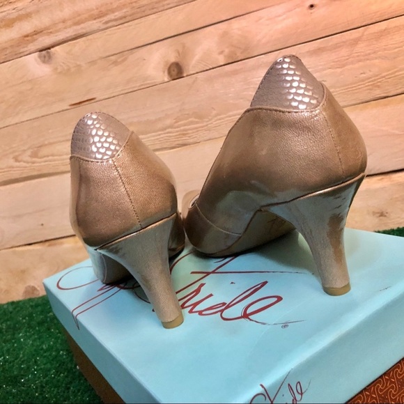 Life Stride - Klarissa Womens Tan Wide Pumps Heels - Picture 6 of 10